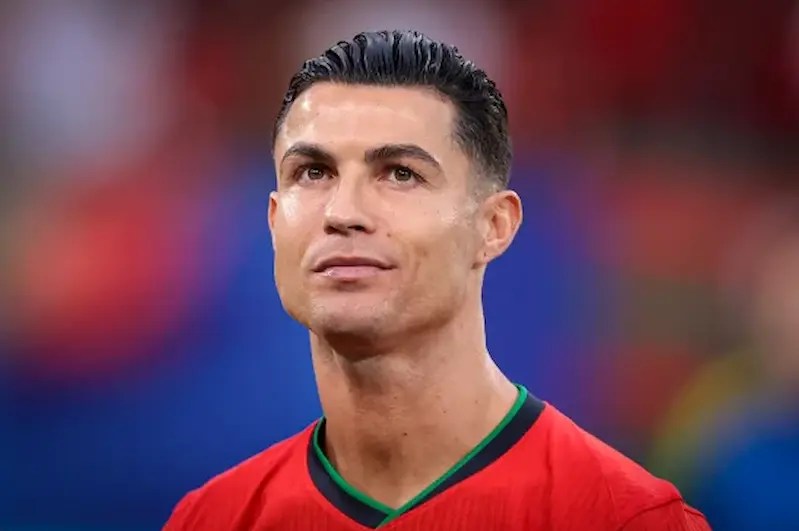 Cristiano Ronaldo se convierte en el primer futbolista en alcanzar el status de milmillonario