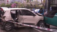 Choque múltiple en Retiro: impacto en cadena entre 5 autos y un colectivo dejeron tres heridos