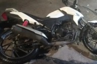 Robaron una moto, escaparon, chocaron y fueron detenidos: tienen entre 12 y 15 años