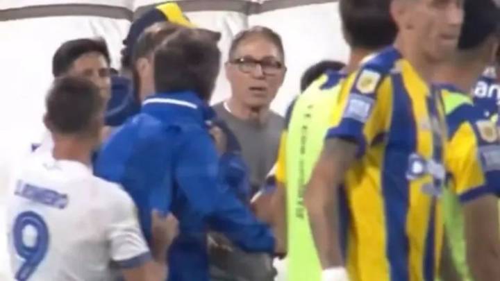 El exabrupto de Barros Schelotto contra Holan: qué explicación dio el DT de Vélez