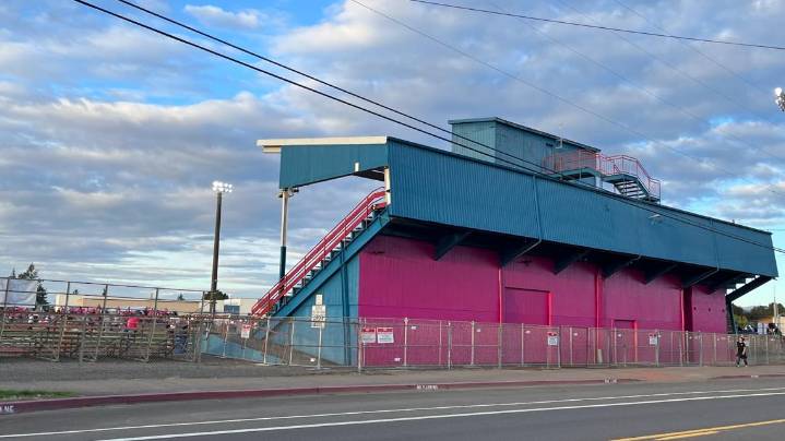 Small town Oregon high school seeking to win T-Mobile contest to upgrade stadium