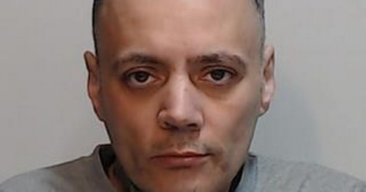 Thug jailed for attempted murder after stabbing man outside Edinburgh pub