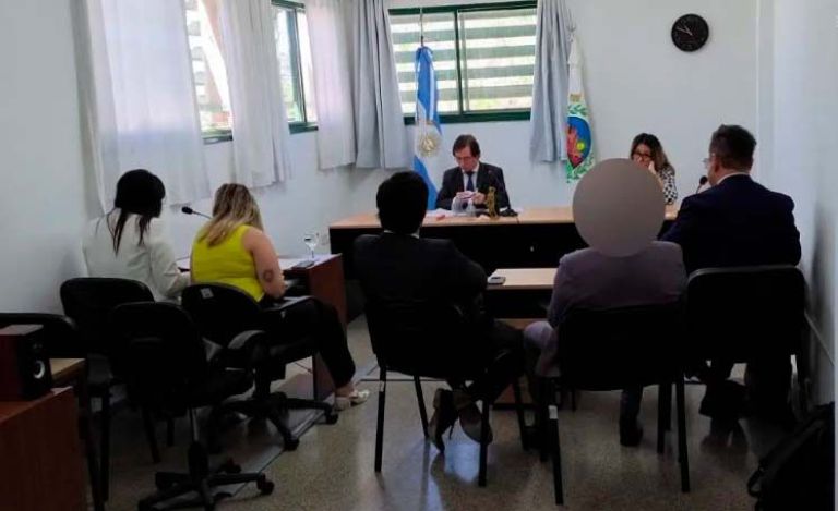Imputaron a un hombre por abusar sexualmente de la hija de su ex pareja durante cinco años