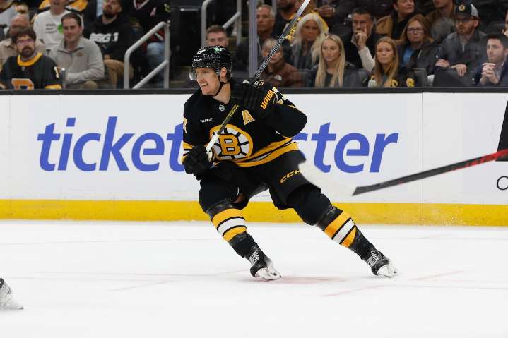 Hampus Lindholm's return gives Bruins much