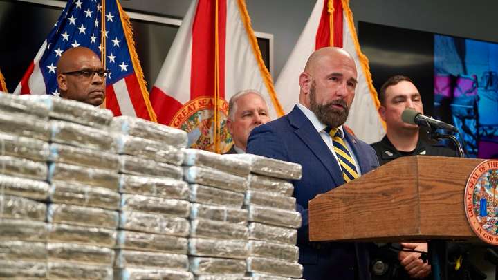 Interceptan millonario cargamento de cocaína en Florida que venía desde la frontera de México