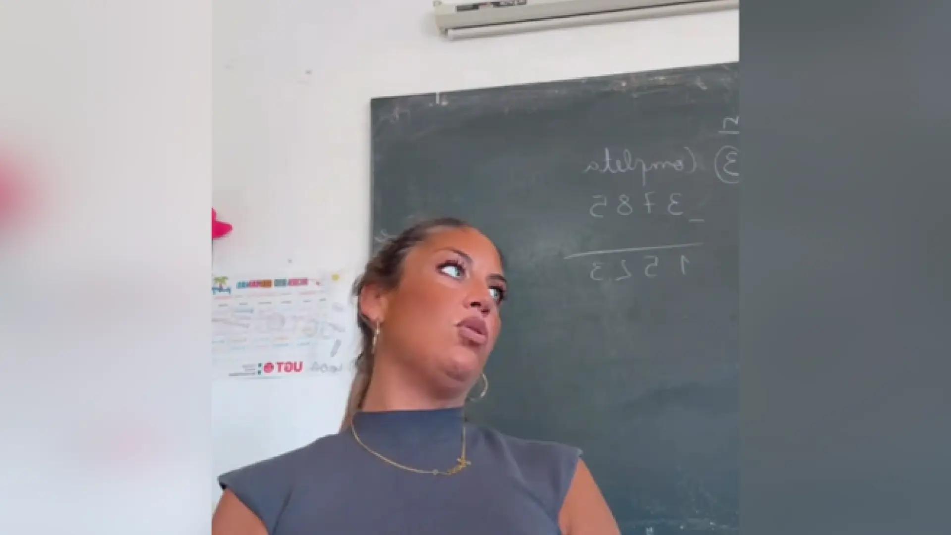 Una profesora detiene su clase para concienciar a sus alumnos sobre el 'bullying': "Esto es más importante"