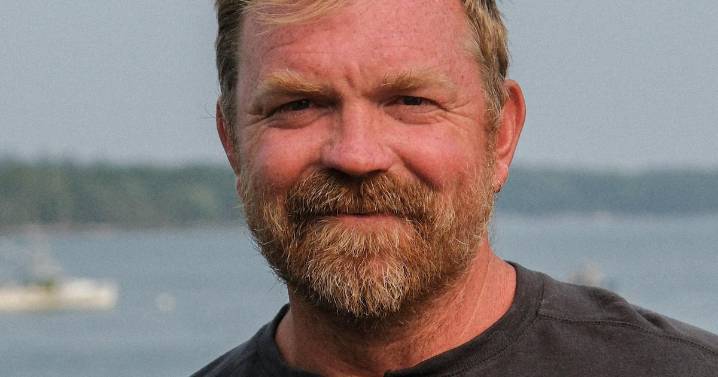 Senate Hopeful Graham Platner's Deleted Reddit Posts Calling Himself a ‘Communist’ Exposed
