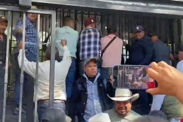 Rechazan agricultores acuerdo por maíz; iniciarán bloqueos