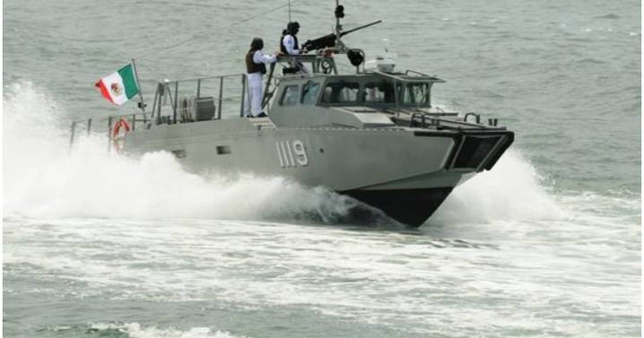 Marina rescata a 28 personas en altamar; Fiscalía indaga si menores eran víctimas de trata