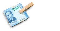 Peso ‘aprovecha’ caída del dólar por cierre del gobierno de EU: ¿Cuánto gana HOY?