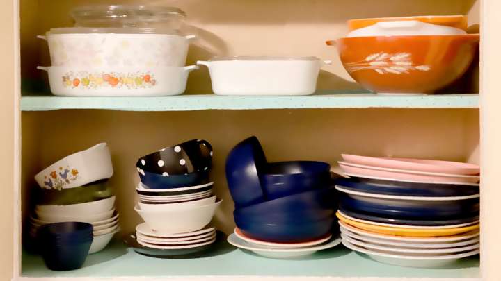 The Vintage Dishware That's Likely To Contain Lead (And How To Test For It)