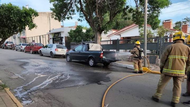 Operativo por pérdida de gas en el centro de Villa de Merlo