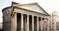 Tourist dies after falling from famous Rome monument in front of horrified daughter