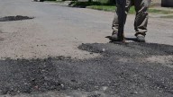 Rawson: las obras de pavimentación continúan pese a la prohibición de inauguraciones