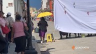 Bloquean jubilados para pedir que restablezcan beneficios para sus hijos