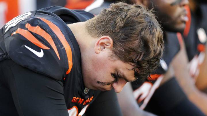 Bengals’ Trey Hendrickson exits Packers game early with back injury