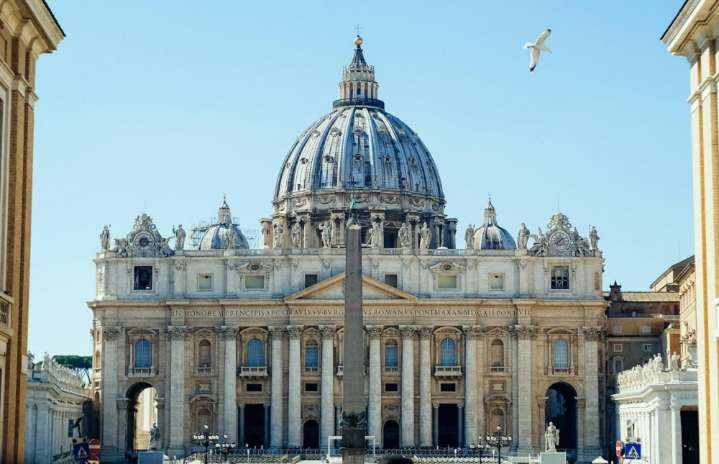 La misa tridentina regresa a San Pedro del Vaticano tras las restricciones impuestas por el Papa Francisco