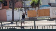 Denuncia ciudadana: captan a sujeto robando cables en plena avenida Copayapu de Copiapó