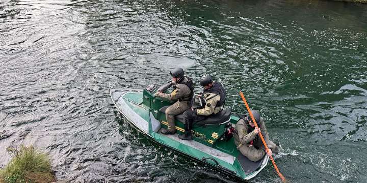 Search teams looking for 18-year-old last seen in Santiam River