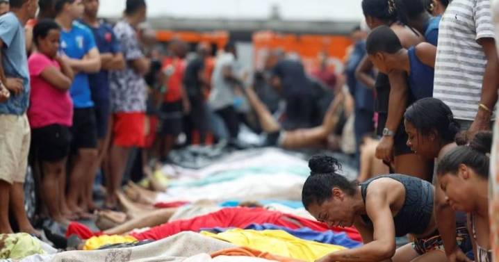 “Vi cuerpos sin cabeza”: el testimonio de un fotógrafo que cubrió el operativo policial de Río de Janeiro