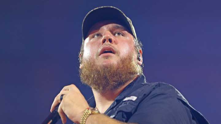 Luke Combs marks the return of concerts to Lambeau…