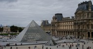Robo de película en el Museo de Louvre: Ladrones se llevan joyas de ‘valor incalculable’ en 7 minutos