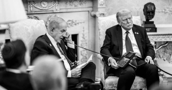 La foto donde se ve a Netanyahu pidiendo perdón al primer ministro de Qatar bajo la mirada de Trump