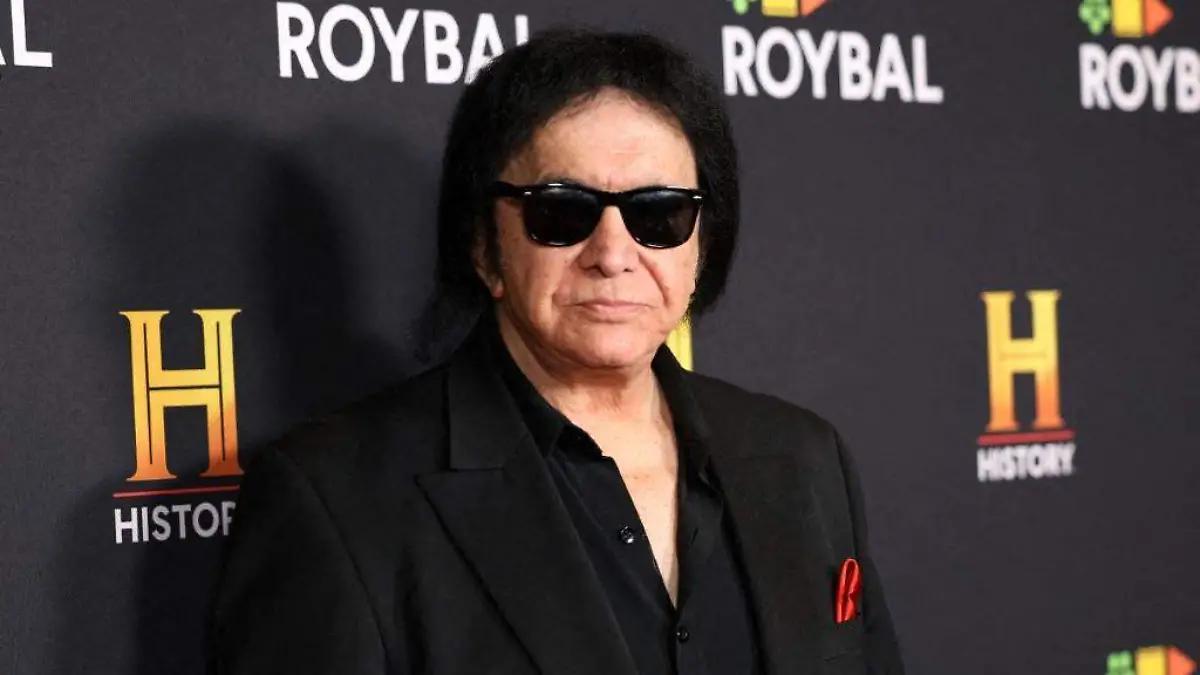 Gene Simmons, miembro de KISS, es hospitalizado de emergencia tras chocar en California