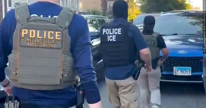 Noem visits Chicago area ICE facility as agents arrest 13, raid city neighborhoods