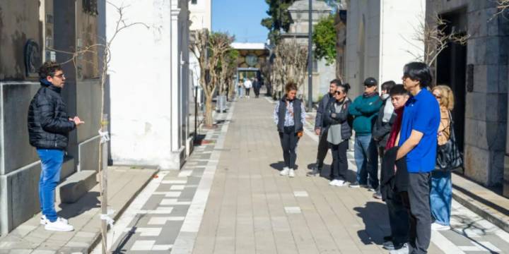 Este sábado el Cementerio San Jerónimo tiene dos originales propuestas para sus visitas guiadas