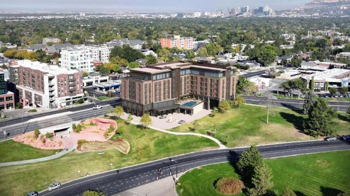 Plan to build to a 7-story hotel next to Sugar House Park receives key endorsement