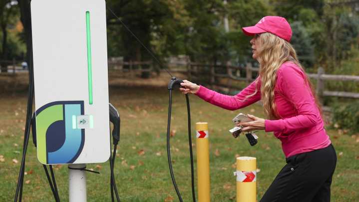 Potential EV buyers still have range fears despite charging buildout