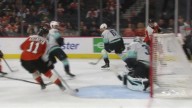 Tippett, Foerster each score two goals as Flyers beat Kraken 5