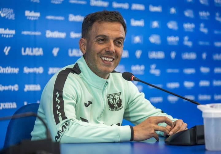 Borja Jiménez ya es el nuevo entrenador del Sporting