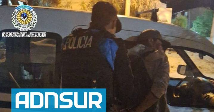 17:52 Detuvieron a dos mujeres y a un hombre en Chubut por destrozar un bar y enfrentarse a la policía