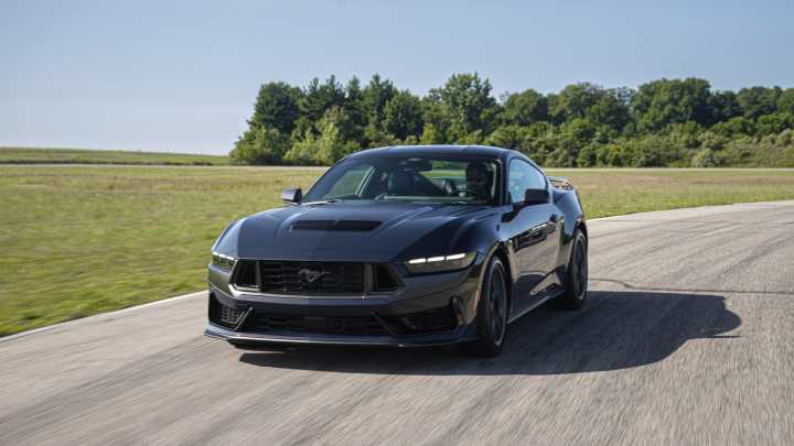 Which American car companies are still selling V8s?