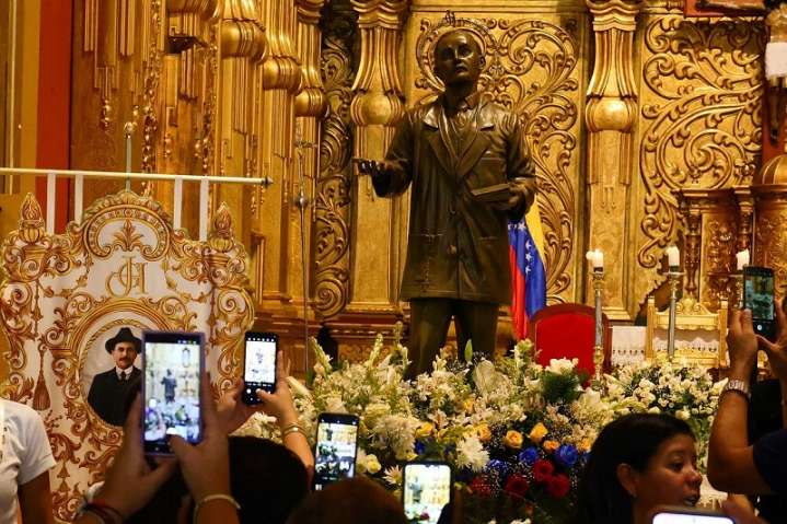 Caracas sigue jubilosa por canonización de sus dos santos