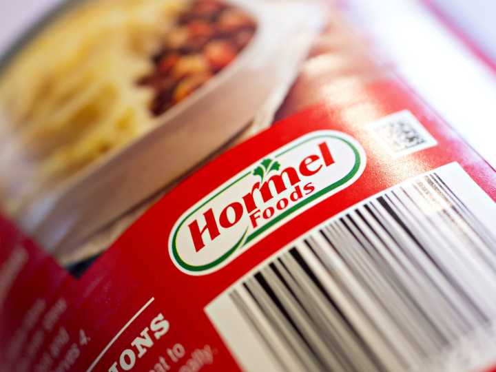 Escándalo en Estados Unidos: retiran 2.200 toneladas de pollo luego de que hallaran trozos de metal en los productos