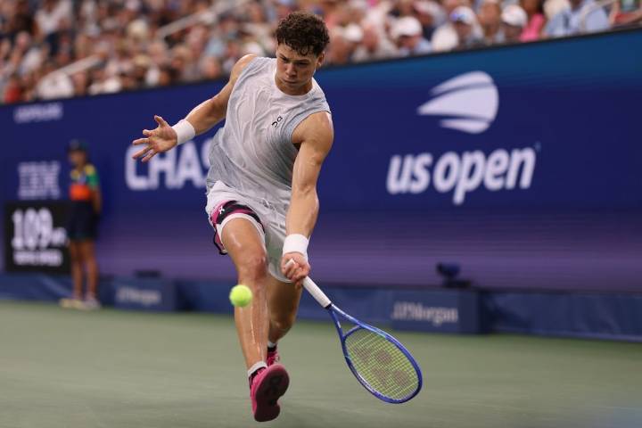Deadspin | Ben Shelton returns to ATP action in Shanghai Masters 1000