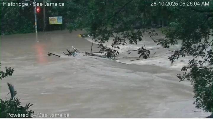 ‘Melissa’ azota a Jamaica, el más poderoso en 174 años