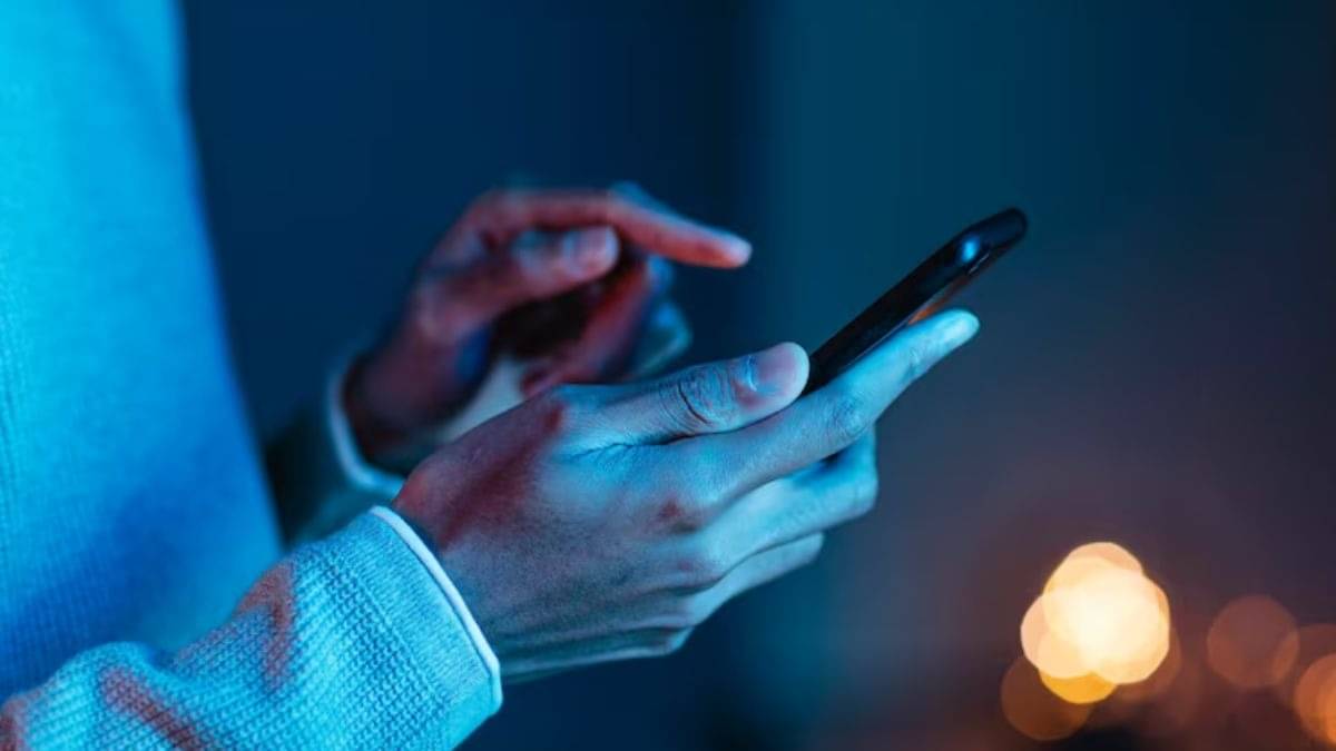 India’s Active Mobile Subscribers Cross 1,086.18 Million in August 2025 Tech News