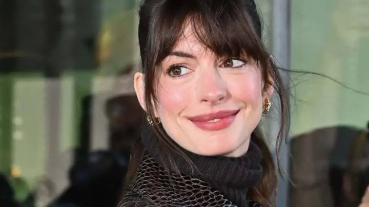 Anne Hathaway tras su participación en este remake: "Pido disculpas por el dolor que causé"