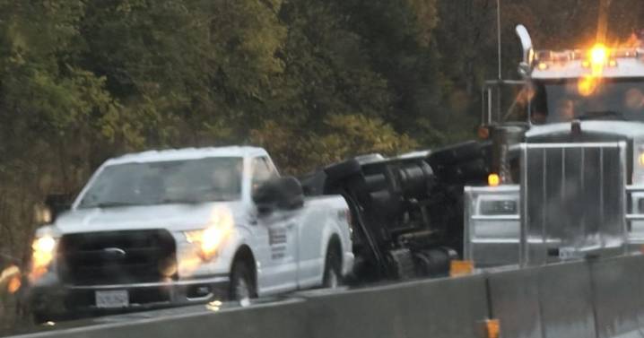 Semi-truck rollover impacts traffic on southbound I