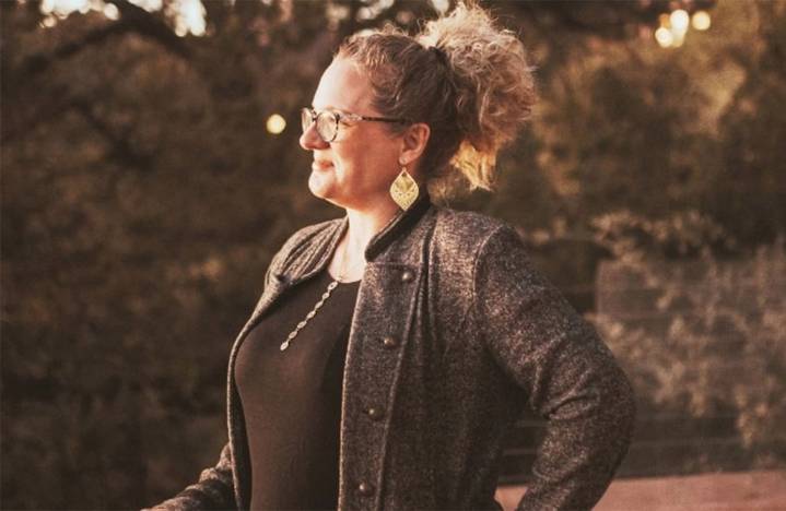“Fui ama de casa mientras mi esposo viajaba”: A los 51 años se cansa de ser ‘la esposa del piloto’ y funda su propia empresa para recorrer el mundo