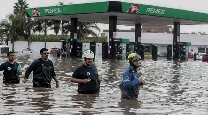 Fuertes lluvias inundan localidades de México y dejan casi 130 muertos o desaparecidos