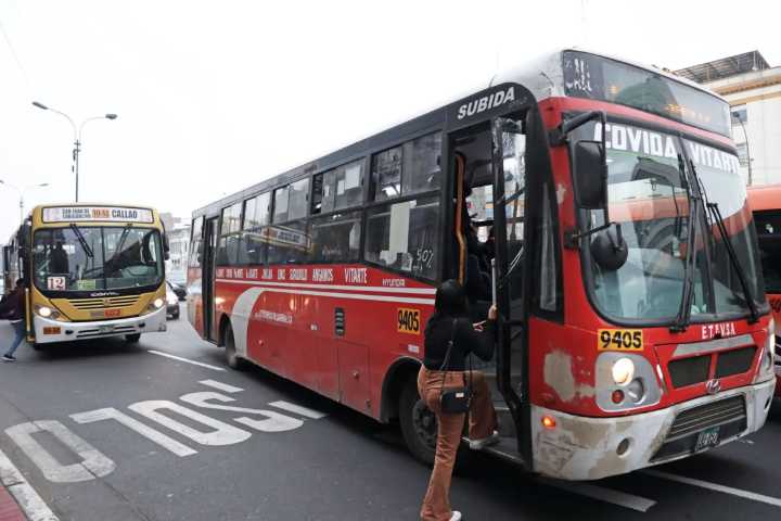Transportistas anuncian apagado de motores por tres minutos en rechazo a ola de violencia