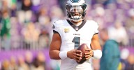 Eagles-Vikings final score: Jalen Hurts balls out in win over Carson Wentz