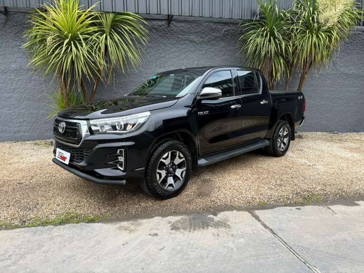 «Autos Oscar» te acerca a esta Toyota Hilux 2.8 Dc 4X4 Tdi Srx At