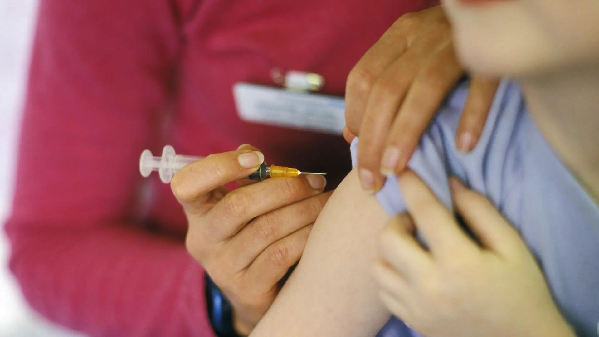 Un brote de sarampión con ocho contagiados en el Garraf, seis de ellos sin vacunar, pone en alerta al sistema sanitario de Catalunya