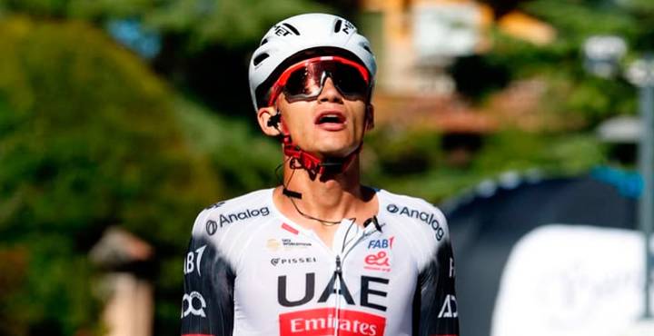 ¡Imparable! Isaac del Toro gana su 14ª carrera del año en Italia